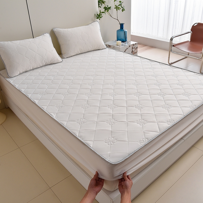 91家纺网 家纺一手货源 找家纺 2025新款清凉舒适凉感丝夏被四件套 珍珠白