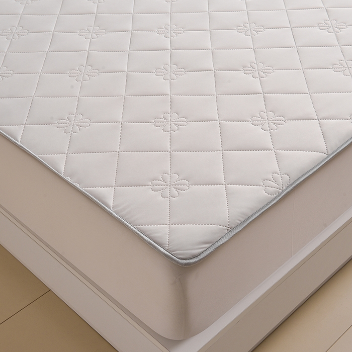 91家纺网 家纺一手货源 找家纺 2025新款清凉舒适凉感丝夏被四件套 珍珠白