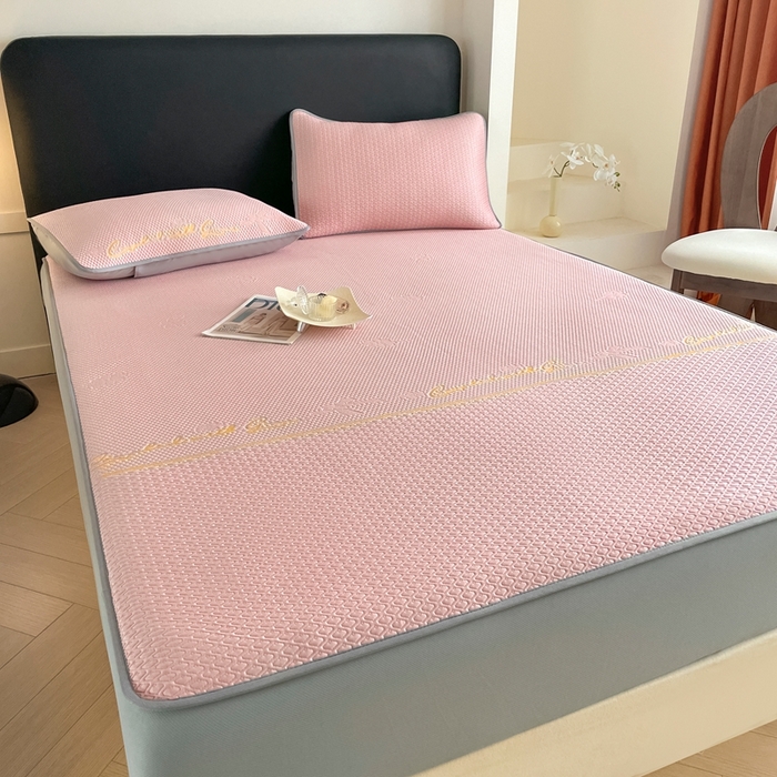 91家纺网 家纺一手货源 找家纺 欧邦 2025新款提花冰豆豆凉席三件套-幸运草 床笠款-幸运草-粉