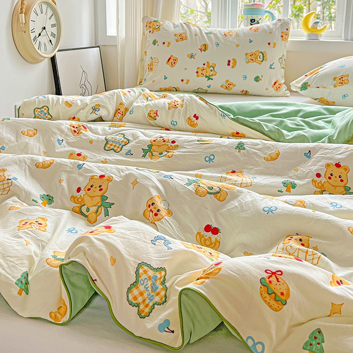 91家纺网 家纺一手货源 找家纺 玉海棠家纺 2025新款水洗皱皱纱印花夏被 被子被芯 吃饼干小熊