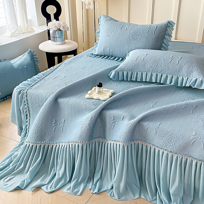 91家纺网 家纺一手货源 找家纺 2025新款复合三明治床裙款凉豆豆凉席三件套系列 约定-优雅蓝