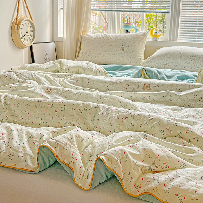 91家纺网 家纺一手货源 找家纺 玉海棠家纺 2025新款水洗皱皱纱印花夏被 被子被芯 单恋小兔