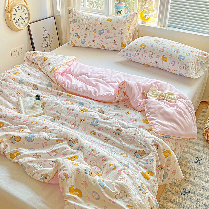 91家纺网 家纺一手货源 找家纺 玉海棠家纺 2025新款水洗皱皱纱印花夏被 被子被芯 灰蒙小狗