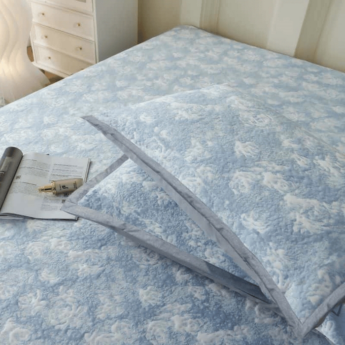 91家纺网 家纺一手货源 找家纺 野马寝具跨境电商专供 2025新款玫瑰花床裙 蓝