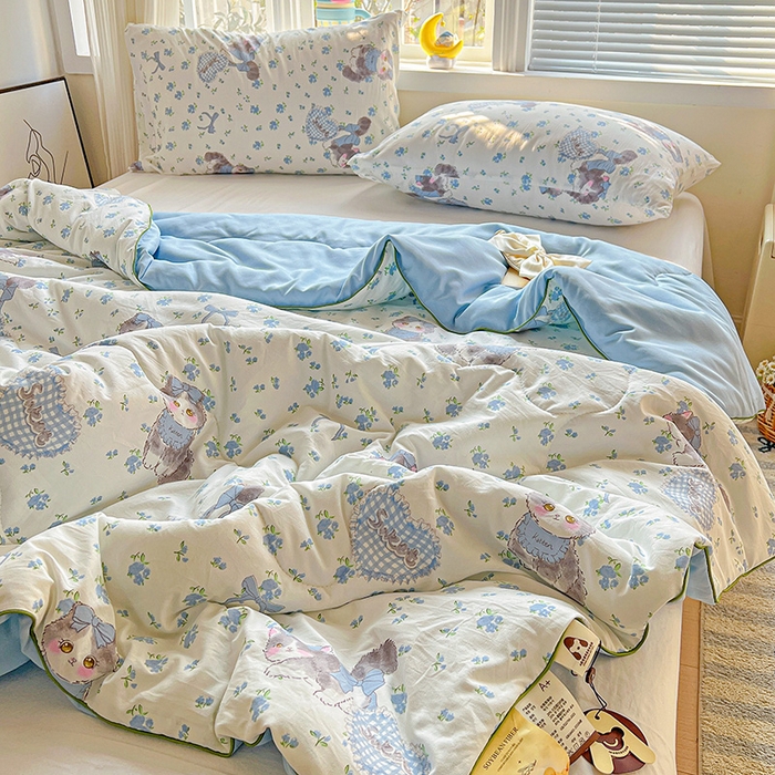 91家纺网 家纺一手货源 找家纺 玉海棠家纺 2025新款水洗皱皱纱印花夏被 被子被芯 豆奶泡泡猫