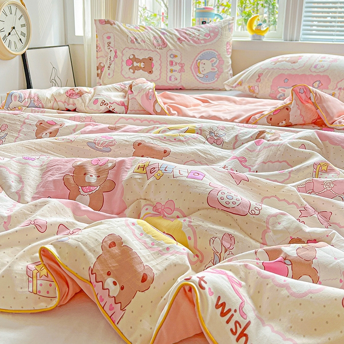 91家纺网 家纺一手货源 找家纺 玉海棠家纺 2025新款水洗皱皱纱印花夏被 被子被芯 可爱记忆录