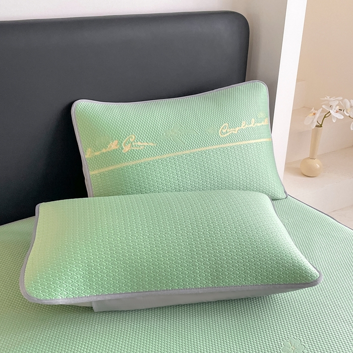 91家纺网 家纺一手货源 找家纺 欧邦 2025新款提花冰豆豆凉席三件套-幸运草 床笠款-幸运草-绿