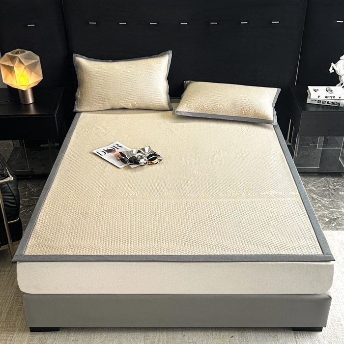 91家纺网 家纺一手货源 找家纺 欧邦 2025新款提花冰豆豆凉席三件套-幸运草 凉席款-幸运草-米