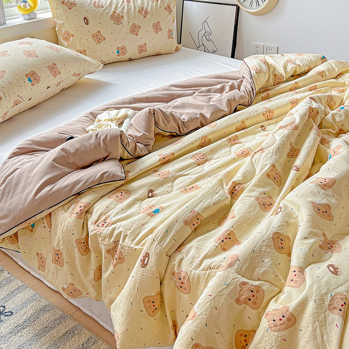 91家纺网 家纺一手货源 找家纺 玉海棠家纺 2025新款水洗皱皱纱印花夏被 被子被芯 奥利奥小熊