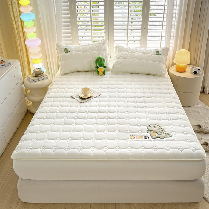 91家纺网 家纺一手货源 找家纺 万盛家纺 2025新款夹棉恐龙刺绣床笠 恐龙-方格  白