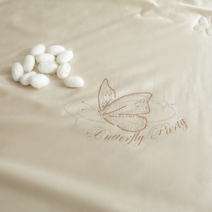 91家纺网 家纺一手货源 找家纺 野马寝具跨境电商专供 2025新款森氧冰蚕蚕丝被 金色