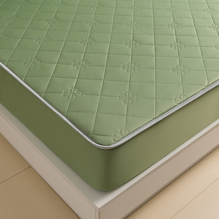 91家纺网 家纺一手货源 找家纺 2025新款清凉舒适凉感丝夏被四件套 果绿