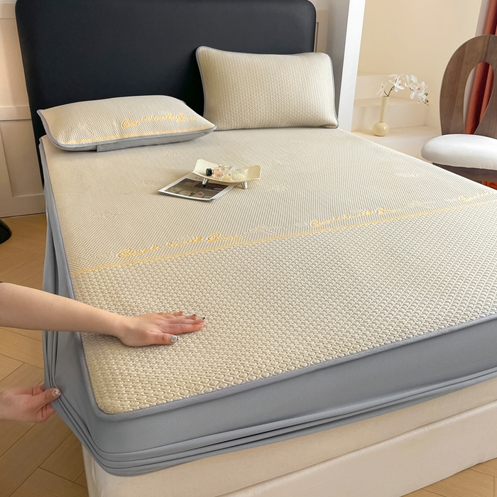 91家纺网 家纺一手货源 找家纺 欧邦 2025新款提花冰豆豆凉席三件套-幸运草 床笠款-幸运草-米