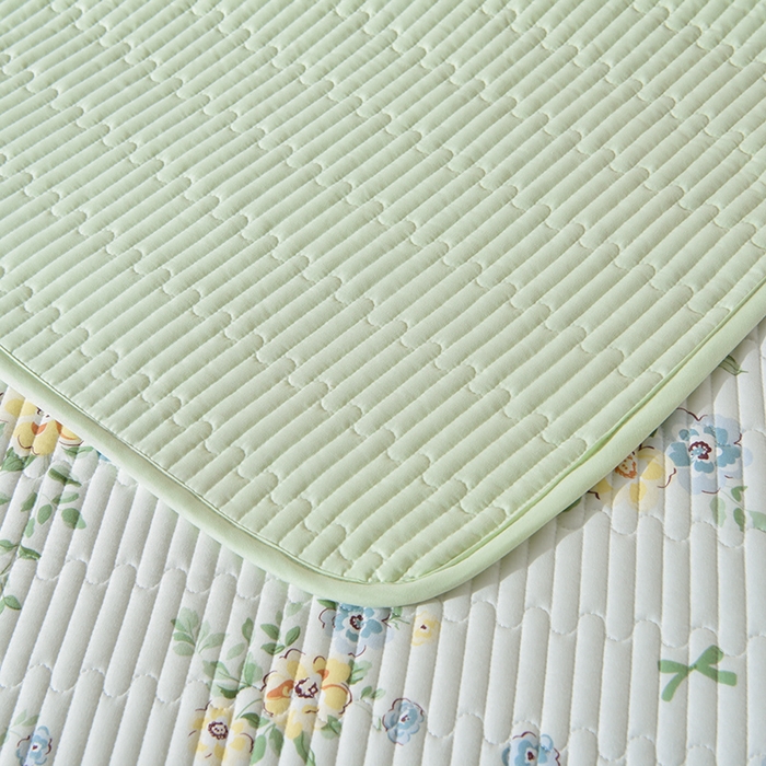 91家纺网 家纺一手货源 找家纺 床笠人家 2025新款亲肤双面磨毛夹棉床盖 夏菲花语