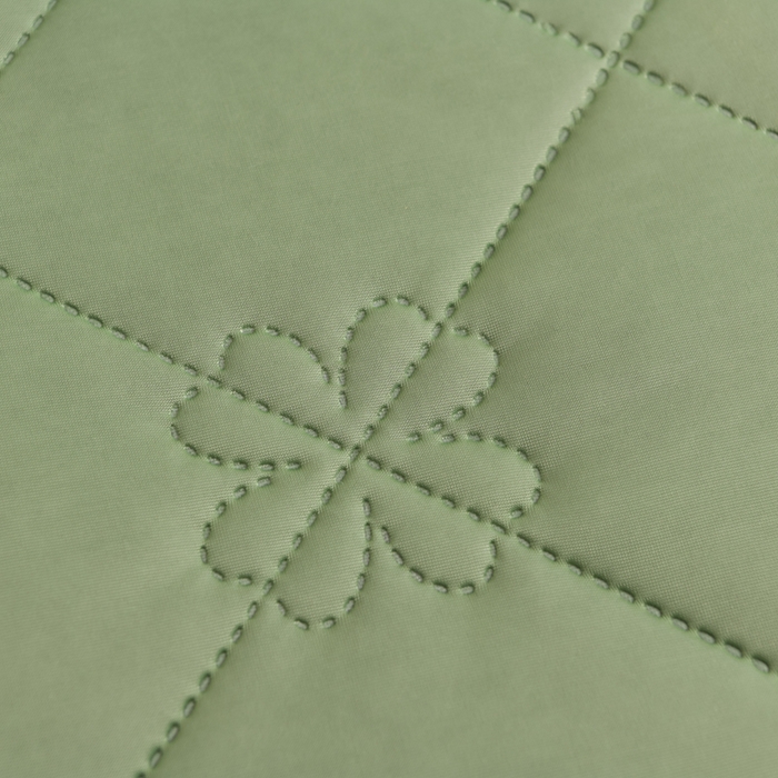 91家纺网 家纺一手货源 找家纺 2025新款清凉舒适凉感丝夏被四件套 果绿