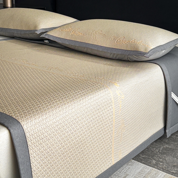 91家纺网 家纺一手货源 找家纺 欧邦 2025新款提花冰豆豆凉席三件套-幸运草 凉席款-幸运草-米