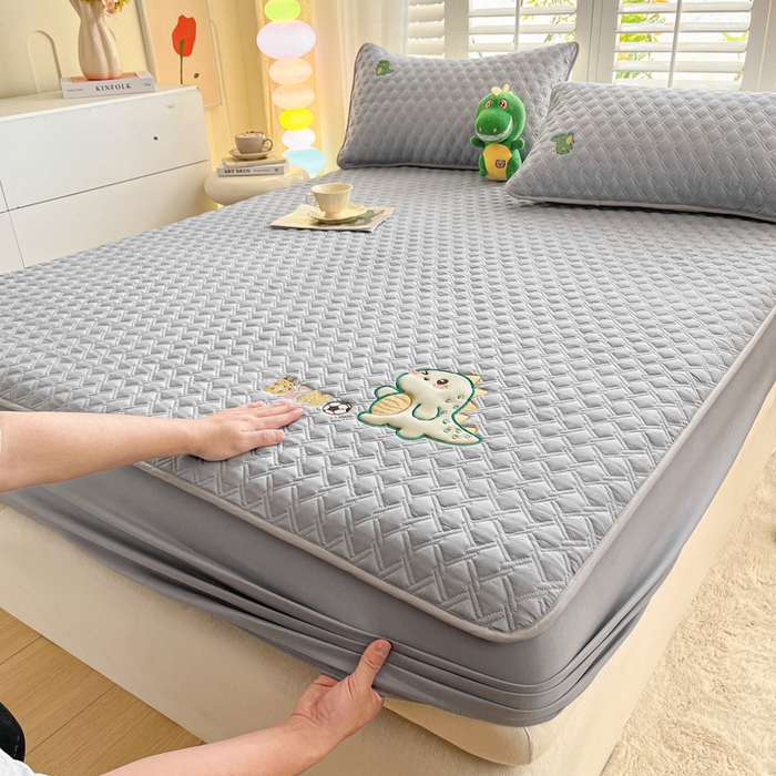 91家纺网 家纺一手货源 找家纺 万盛家纺 2025新款夹棉恐龙刺绣床笠 恐龙-菱形格 灰