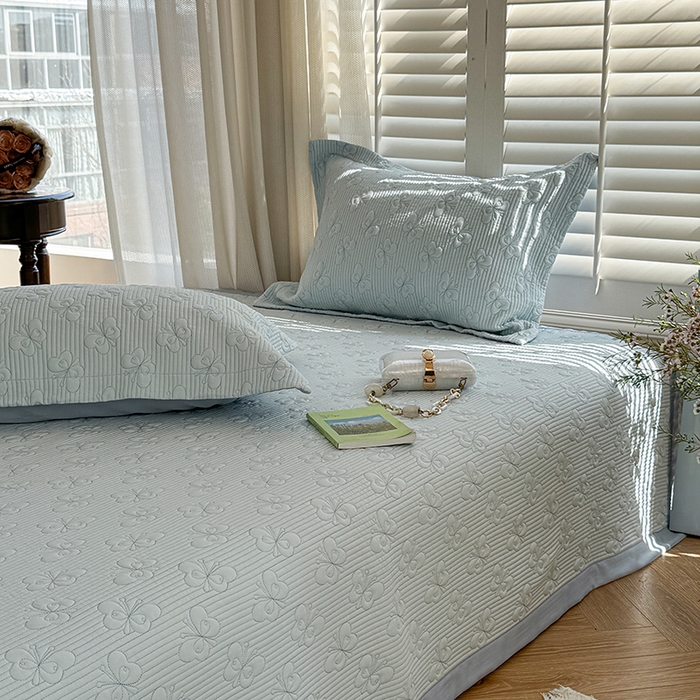 91家纺网 家纺一手货源 找家纺 琳可家居 花开蝶自来系列双面再生纤维素纤维床盖高温水洗两面可用 花开蝶自来-兰