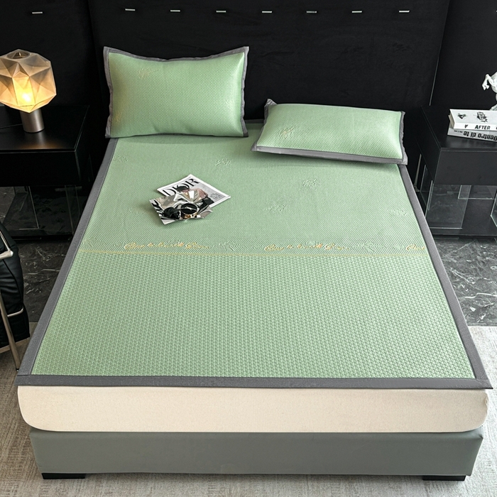 91家纺网 家纺一手货源 找家纺 欧邦 2025新款提花冰豆豆凉席三件套-幸运草 凉席款-幸运草-绿