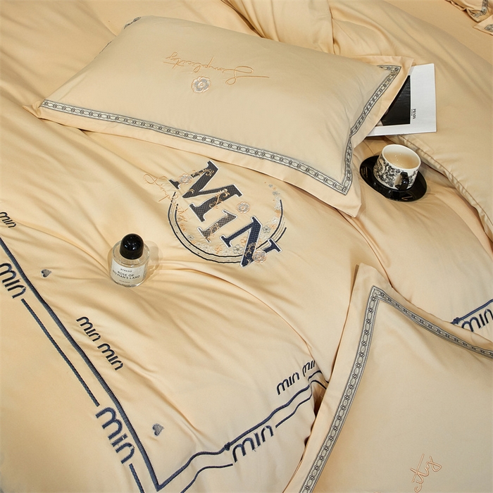 91家纺网 家纺一手货源 找家纺 佳宇轩 2025新款亲肤水洗棉刺绣四件套系列 简约时代-黄色