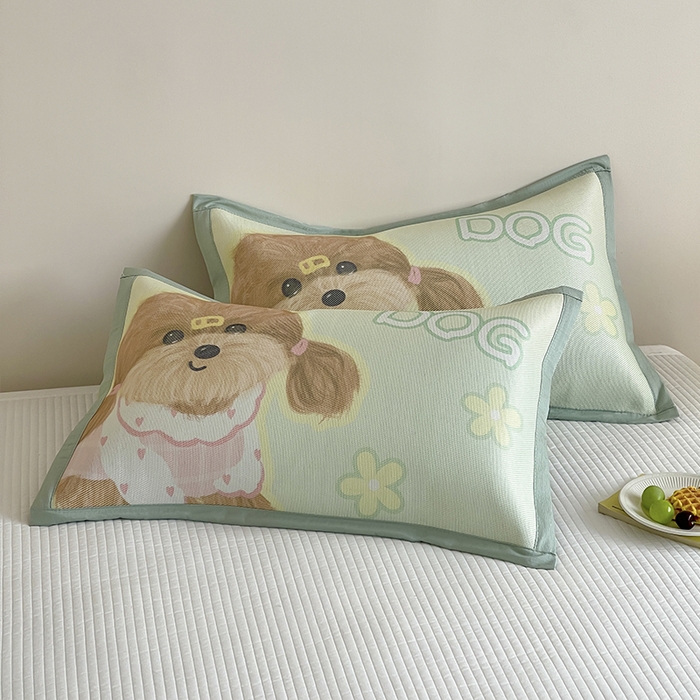 91家纺网 家纺一手货源 找家纺 安哆啦家纺 2025新款A类大版印花冰藤儿童幼儿园卡通萌宠系列凉席单枕套 小泰迪