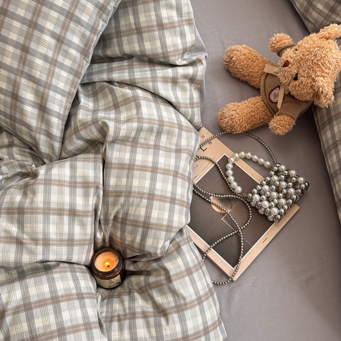 91家纺网 家纺一手货源 找家纺 呗旺鹿 2025新款学生季全棉纯棉40支跑量款巴恩风四件套 曼弗灰