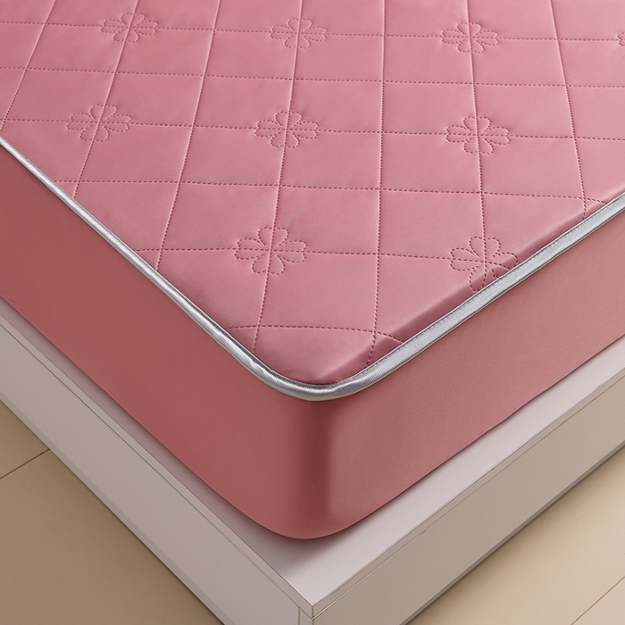 91家纺网 家纺一手货源 找家纺 2025新款清凉舒适凉感丝夏被四件套 豆沙