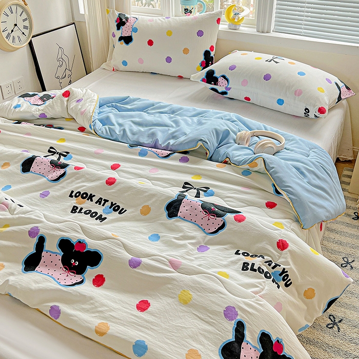 91家纺网 家纺一手货源 找家纺 玉海棠家纺 2025新款水洗皱皱纱印花夏被 被子被芯 波点小狗