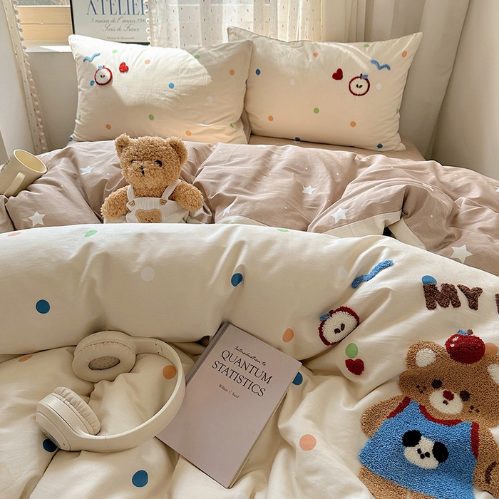 91家纺网 家纺一手货源 找家纺 澳梵家居 2025新款小清新全棉印花毛巾绣四件套 我的小熊朋友