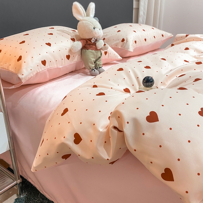 91家纺网 家纺一手货源 找家纺 2025新款爱心系列高克重数码印花水洗真丝四件套 爱心-粉