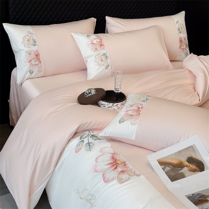 91家纺网 家纺一手货源 找家纺 绒棉世家 2025新款100支贡缎50双股刺绣长绒棉四件套-欧若拉系列  欧若拉-粉