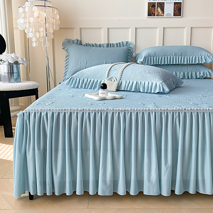 91家纺网 家纺一手货源 找家纺 2025新款复合三明治床裙款凉豆豆凉席三件套系列 约定-优雅蓝