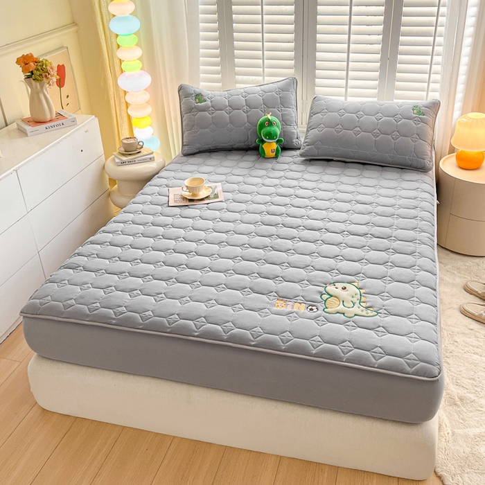 91家纺网 家纺一手货源 找家纺 万盛家纺 2025新款夹棉恐龙刺绣床笠 恐龙-方格 灰