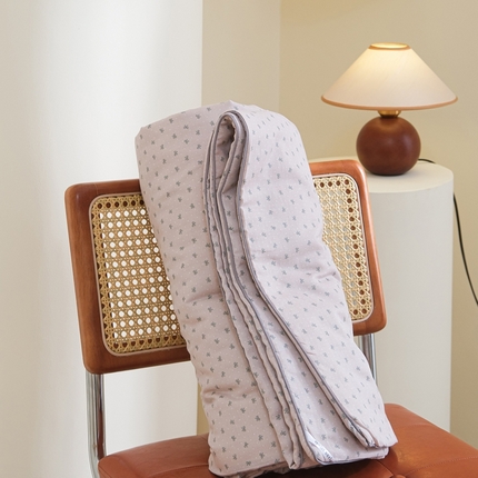 91家纺网 家纺一手货源 找家纺 U被家纺 2025新款全棉双层纱夏凉被茶歇系列 波舞圆曲-深灰