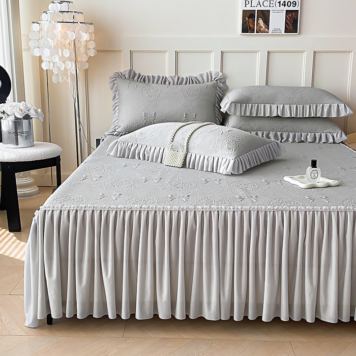 91家纺网 家纺一手货源 找家纺 2025新款复合三明治床裙款凉豆豆凉席三件套系列 约定-绅士灰