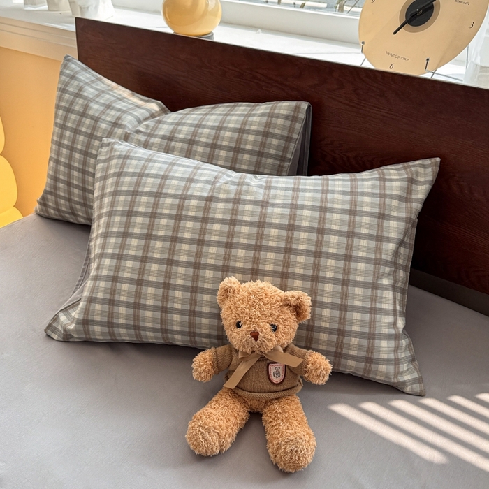 91家纺网 家纺一手货源 找家纺 呗旺鹿 2025新款学生季全棉纯棉40支跑量款巴恩风四件套 曼弗灰