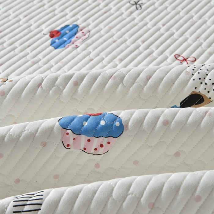 91家纺网 家纺一手货源 找家纺 床笠人家 2025新款亲肤双面磨毛夹棉床盖 腊肠狗