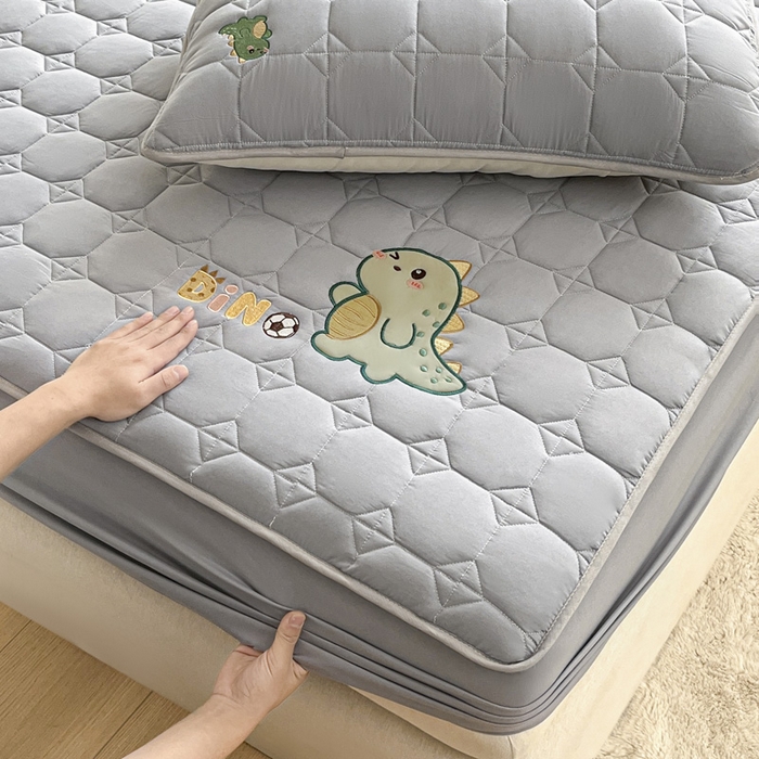 91家纺网 家纺一手货源 找家纺 万盛家纺 2025新款夹棉恐龙刺绣床笠 恐龙-方格 灰