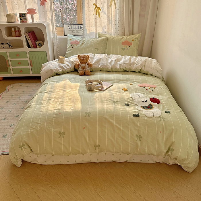 91家纺网 家纺一手货源 找家纺 澳梵家居 2025新款小清新全棉印花毛巾绣四件套 苹果兔兔