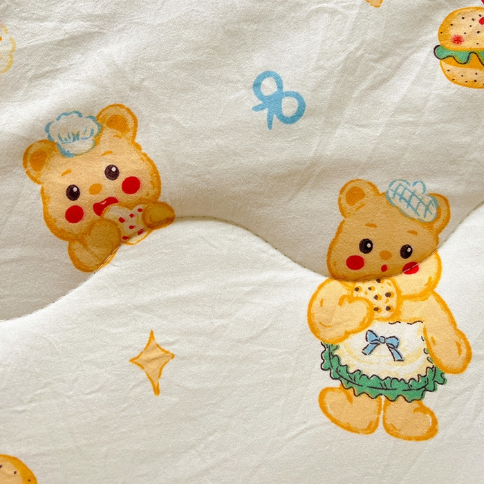 91家纺网 家纺一手货源 找家纺 玉海棠家纺 2025新款水洗皱皱纱印花夏被 被子被芯 吃饼干小熊