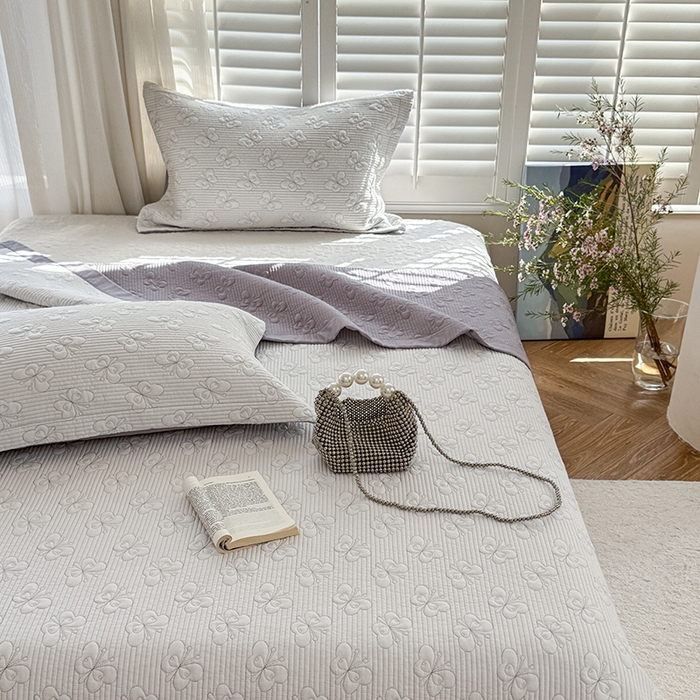 91家纺网 家纺一手货源 找家纺 琳可家居 花开蝶自来系列双面再生纤维素纤维床盖高温水洗两面可用 花开蝶自来-白