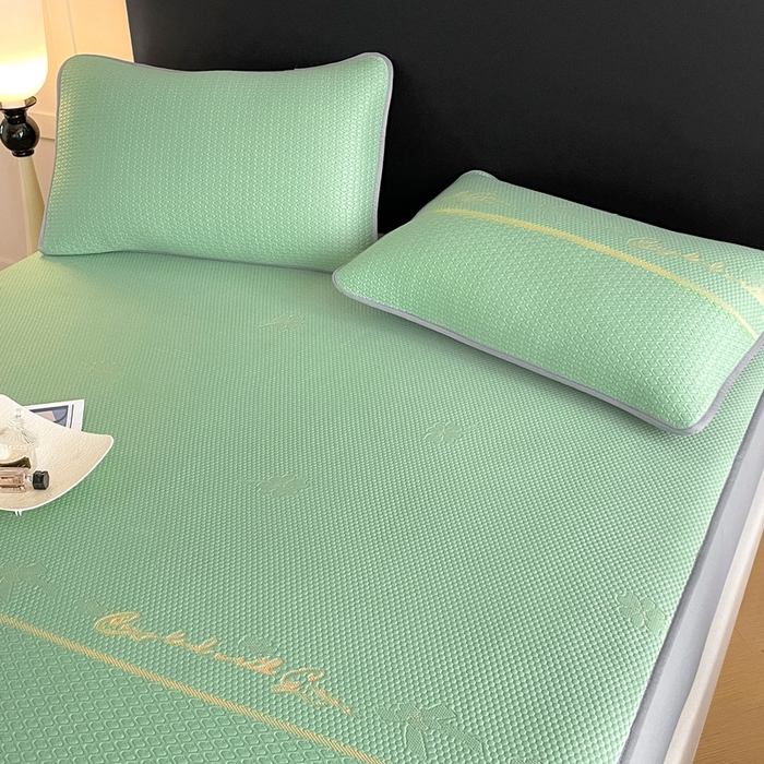 91家纺网 家纺一手货源 找家纺 欧邦 2025新款提花冰豆豆凉席三件套-幸运草 床笠款-幸运草-绿