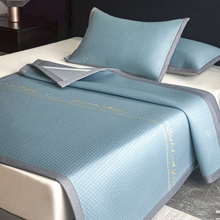 91家纺网 家纺一手货源 找家纺 欧邦 2025新款提花冰豆豆凉席三件套-幸运草 凉席款-幸运草-蓝