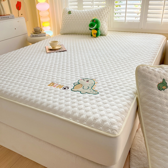 91家纺网 家纺一手货源 找家纺 万盛家纺 2025新款夹棉恐龙刺绣床笠 恐龙-菱形格 白