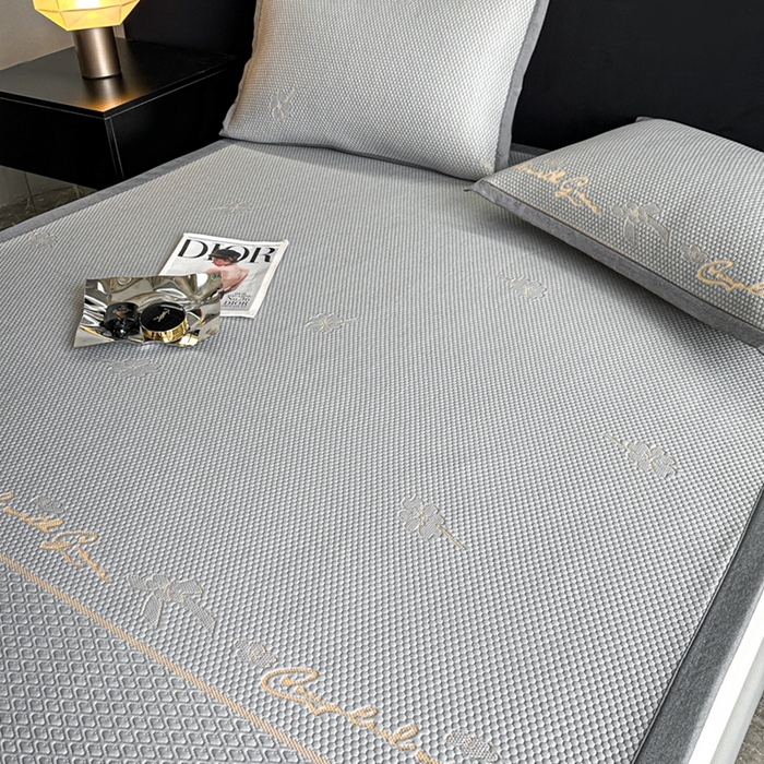 91家纺网 家纺一手货源 找家纺 欧邦 2025新款提花冰豆豆凉席三件套-幸运草 凉席款-幸运草-灰