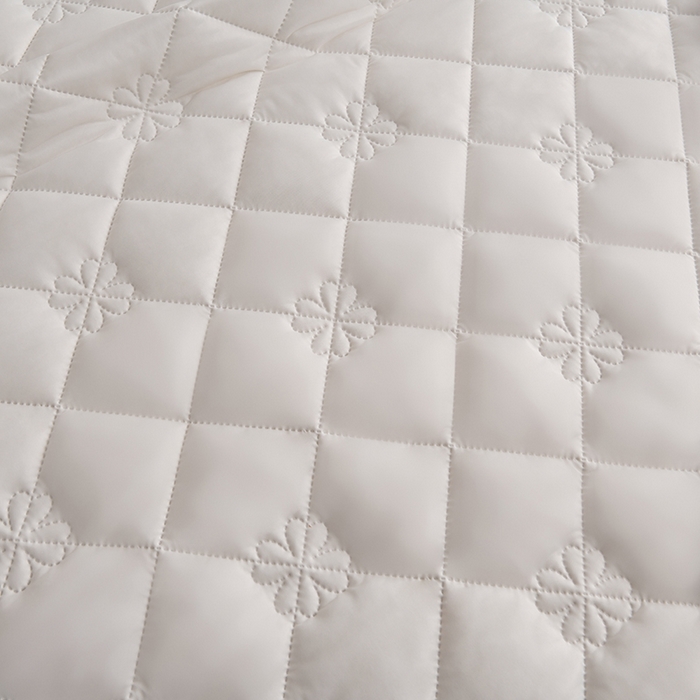 91家纺网 家纺一手货源 找家纺 2025新款清凉舒适凉感丝夏被四件套 珍珠白