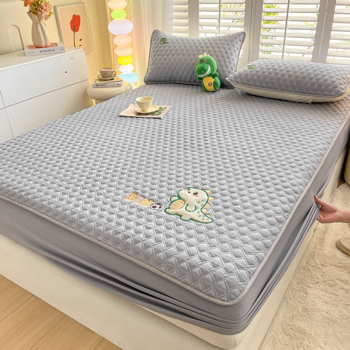 91家纺网 家纺一手货源 找家纺 万盛家纺 2025新款夹棉恐龙刺绣床笠 恐龙-菱形格 灰