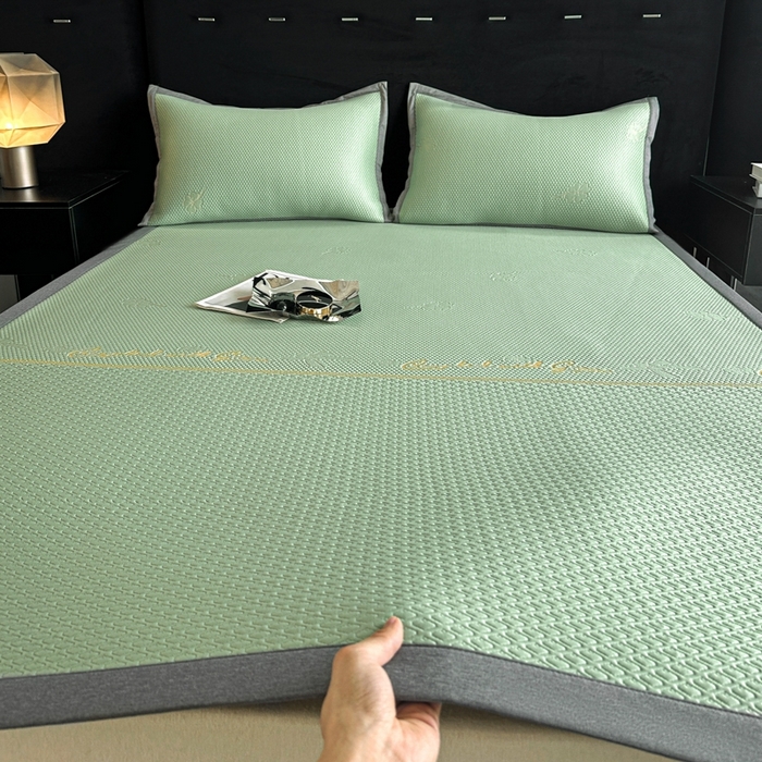 91家纺网 家纺一手货源 找家纺 欧邦 2025新款提花冰豆豆凉席三件套-幸运草 凉席款-幸运草-绿