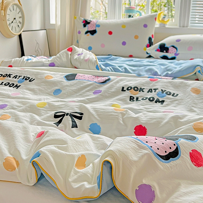 91家纺网 家纺一手货源 找家纺 玉海棠家纺 2025新款水洗皱皱纱印花夏被 被子被芯 波点小狗