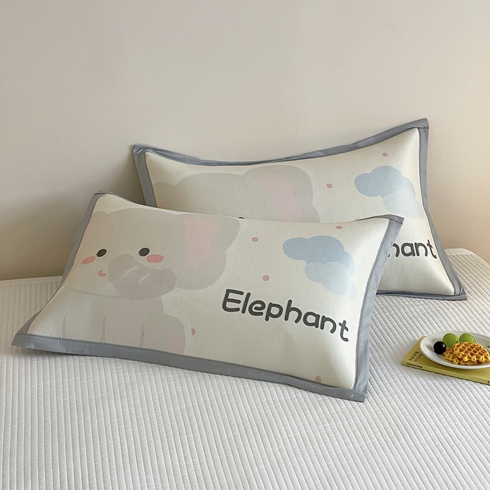 91家纺网 家纺一手货源 找家纺 安哆啦家纺 2025新款A类大版印花冰藤儿童幼儿园卡通萌宠系列凉席单枕套 萌小象